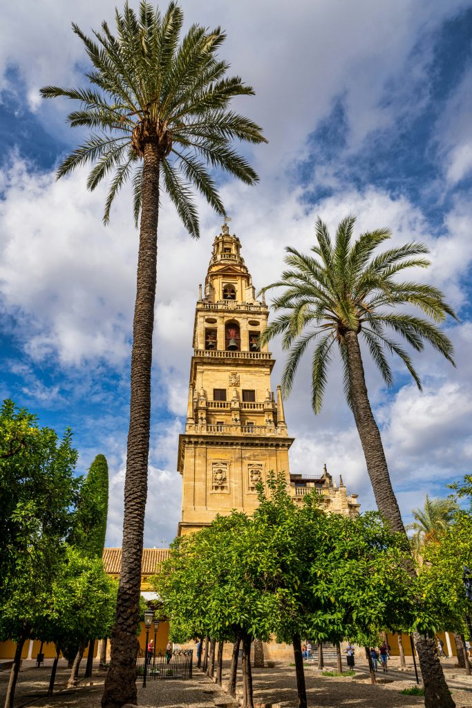 Vue de la mosquée-cathédrale de Cordoue, un monument emblématique de l'Andalousie