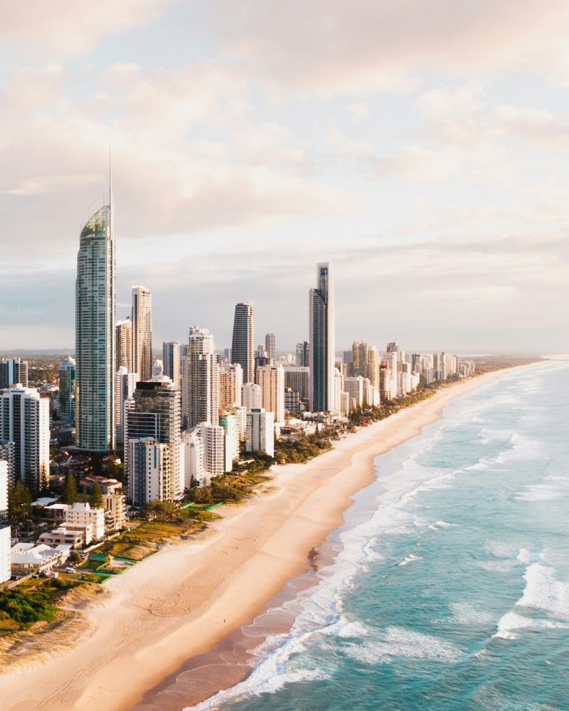 Gold Coast, entre plages et études, une destination de rêve pour un séjour Demi-Pair réussi.