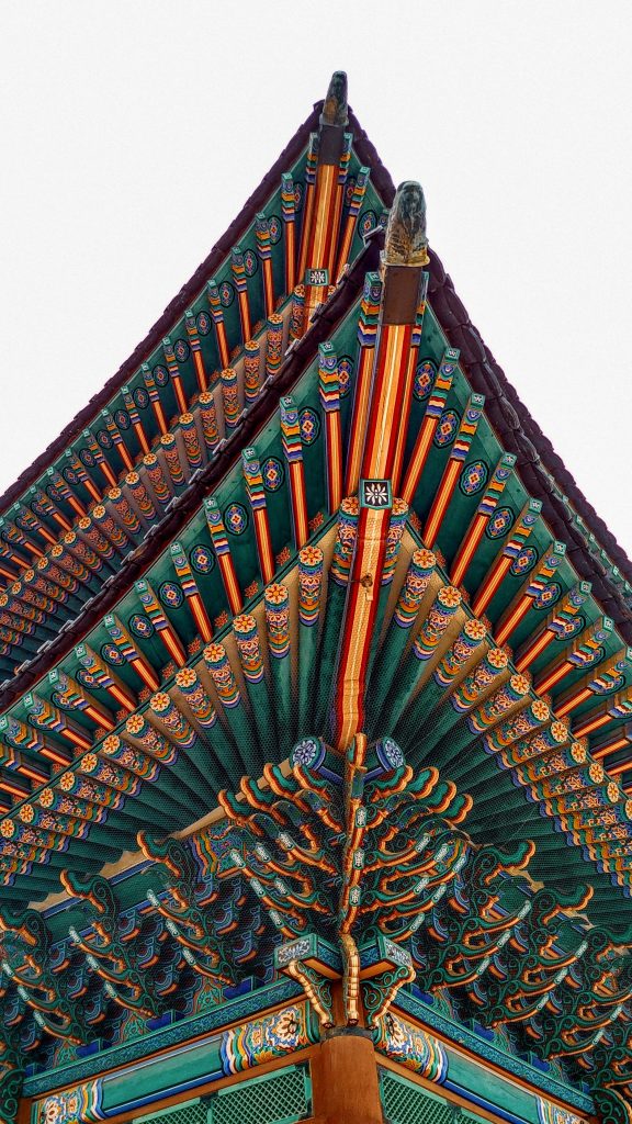 Visiter le palais Gyeongbokgung en hanbok – une expérience incontournable en Corée du Sud.