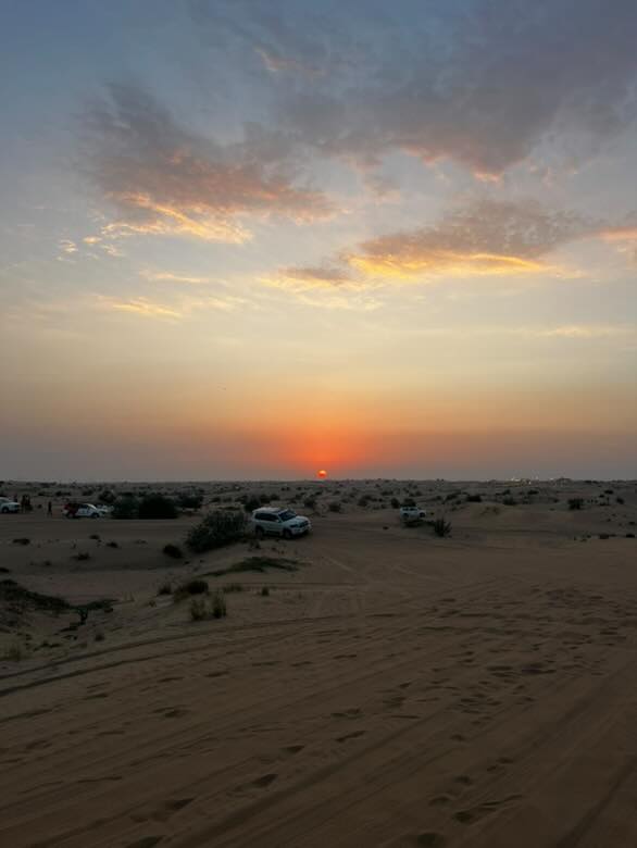 Une vue à couper le souffle sur les dunes dorées du désert, une escapade incontournable lors d’un séjour linguistique à Dubaï, entre cours d’anglais et découverte du pays.