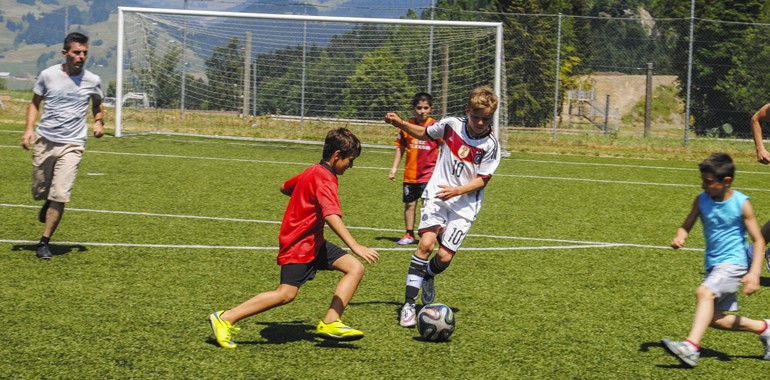 sejour linguistique football enfant ado suisse